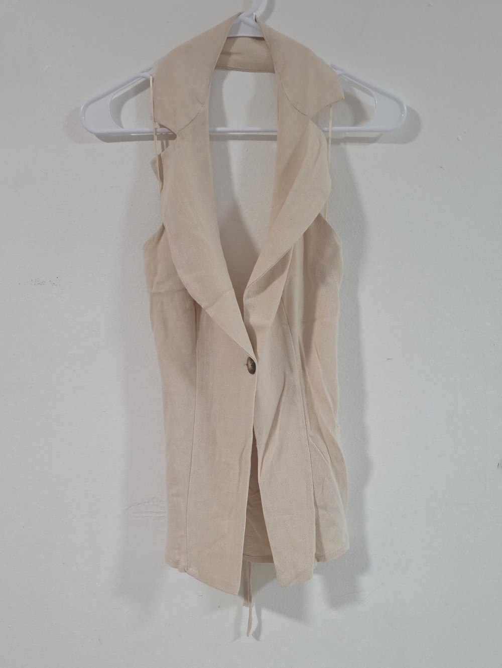 LG Cream Sleeveless Collared Tunic Top